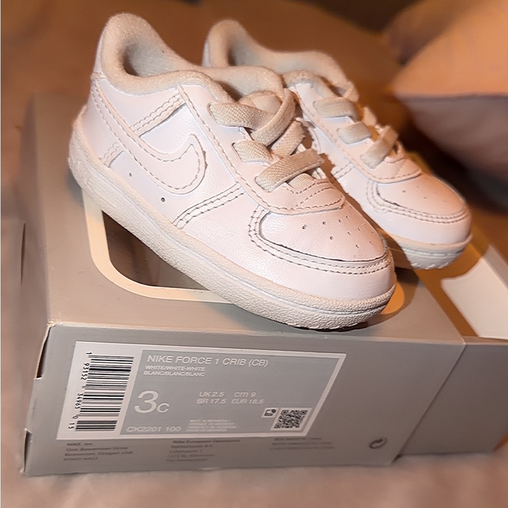 Nike Kids White Force 1 Sneakers